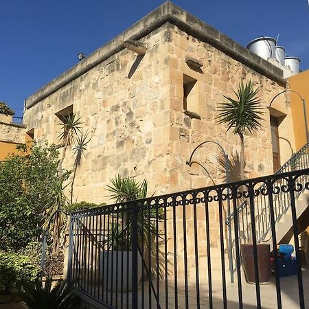 Studio Apartment With Pool In House Of Character. Birkirkara Buitenkant foto