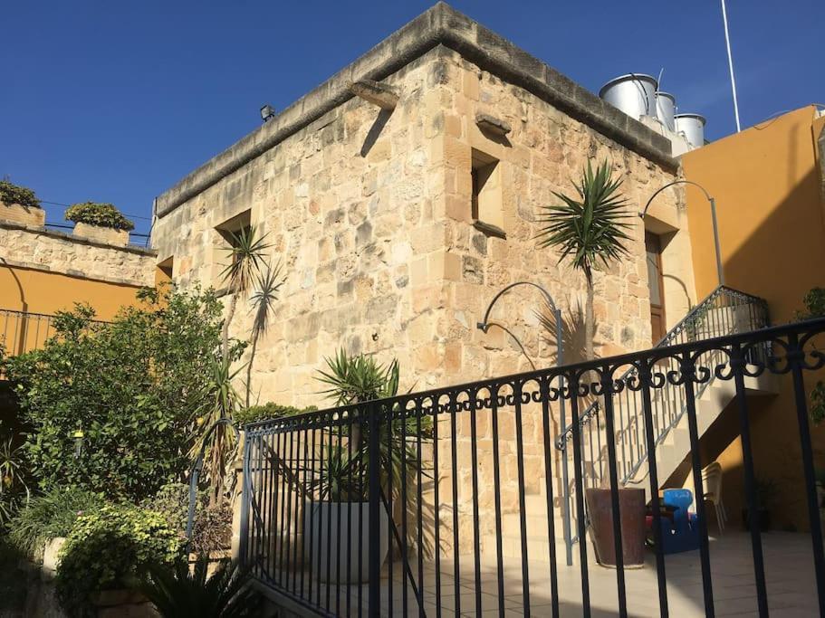 Studio Apartment With Pool In House Of Character. Birkirkara Buitenkant foto